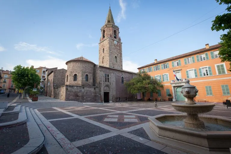 Fréjus  (83370)